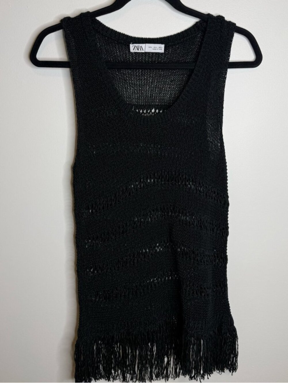 Zara Black Sleeveless V-Neck Fringe Knit Top size large